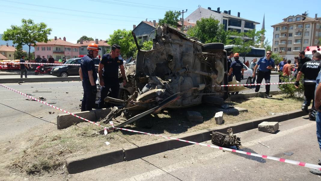 Bolu'da can pazarı: 2 ölü, 3 yaralı - Resim: 3